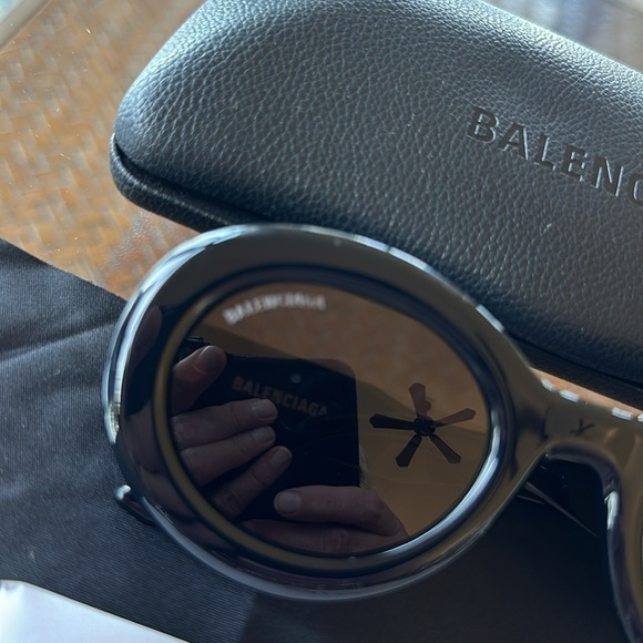 BALENCIAGA Sunglasses BB0074S 001 - Picture 4 of 8